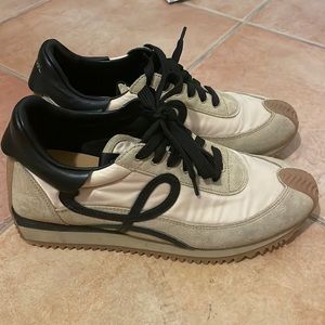 Loewe Flow runner sneakers sz 8 39